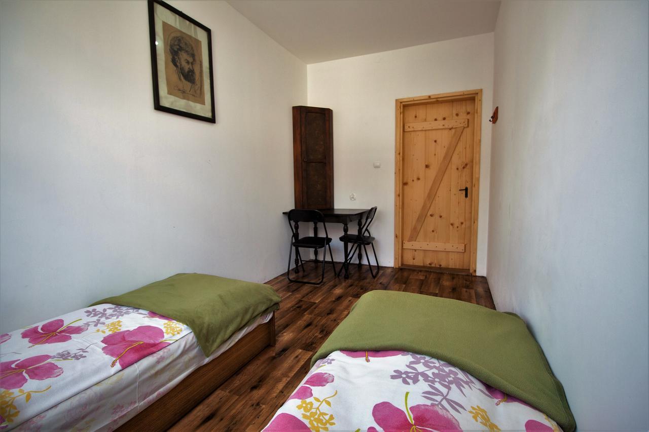 Kremenaros Hostel Ustrzyki Gorne Luaran gambar